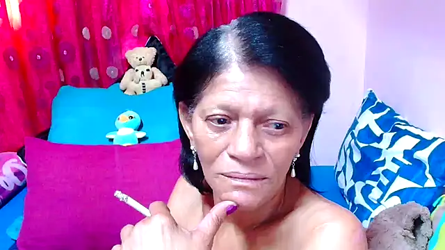 Snapshot of SLUTTYROXY chatting on October 1, 6:30 am SLUTTYROXY online show from October 1, 6:30 am