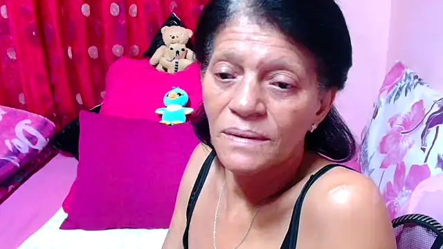 Snapshot of SLUTTYROXY chatting on October 12, 5:39 am SLUTTYROXY online show from October 12, 5:39 am