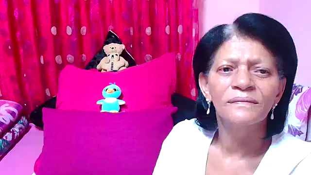 Snapshot of SLUTTYROXY chatting on October 12, 5:45 pm SLUTTYROXY online show from October 12, 5:45 pm