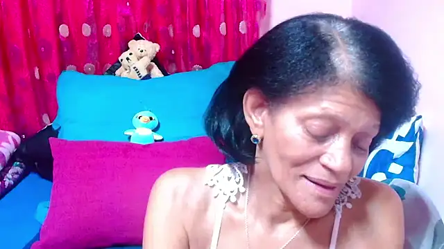 Snapshot of SLUTTYROXY chatting on October 17, 6:43 pm SLUTTYROXY online show from October 17, 6:43 pm