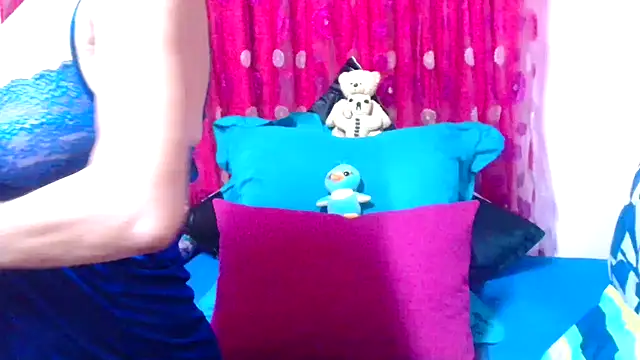 Snapshot of SLUTTYROXY chatting on October 18, 6:52 pm SLUTTYROXY online show from October 18, 6:52 pm