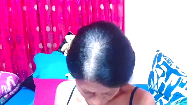 Snapshot of SLUTTYROXY chatting on October 19, 6:58 am SLUTTYROXY online show from October 19, 6:58 am