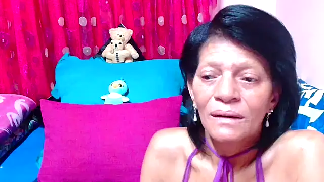 Snapshot of SLUTTYROXY chatting on October 24, 5:26 am SLUTTYROXY online show from October 24, 5:26 am