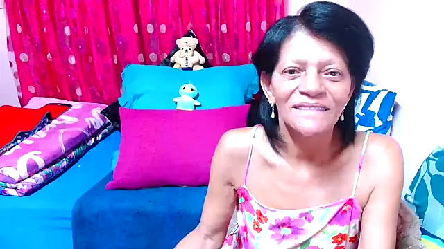 Snapshot of SLUTTYROXY chatting on October 25, 5:40 pm SLUTTYROXY online show from October 25, 5:40 pm