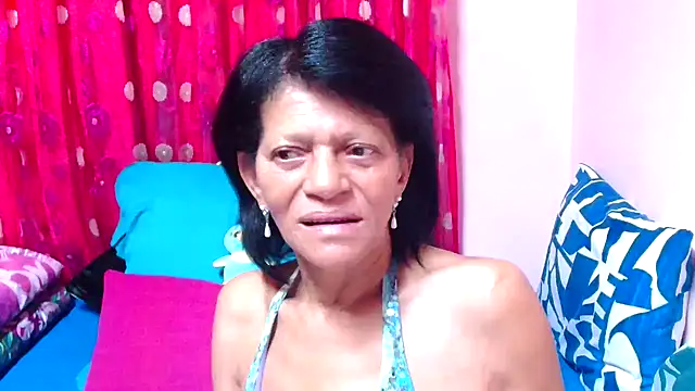 Snapshot of SLUTTYROXY chatting on October 26, 5:46 am SLUTTYROXY online show from October 26, 5:46 am