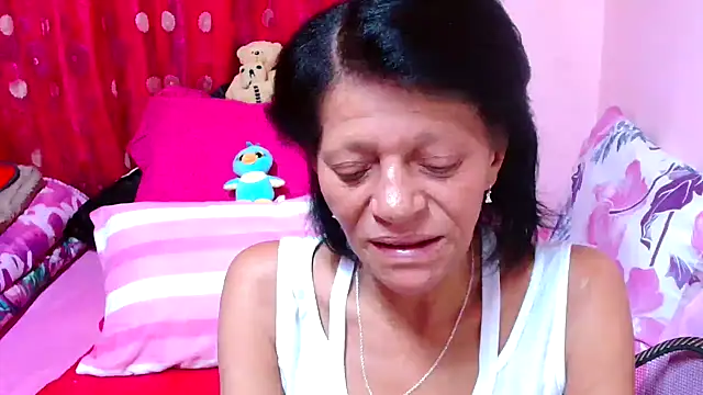 Snapshot of SLUTTYROXY chatting on October 28, 6:32 pm SLUTTYROXY online show from October 28, 6:32 pm