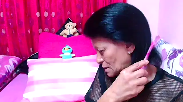 Snapshot of SLUTTYROXY chatting on October 29, 6:53 pm SLUTTYROXY online show from October 29, 6:53 pm