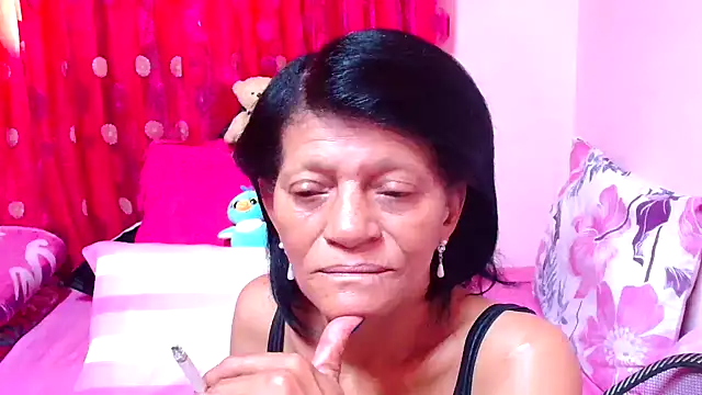 Snapshot of SLUTTYROXY chatting on November 3, 4:47 am SLUTTYROXY online show from November 3, 4:47 am