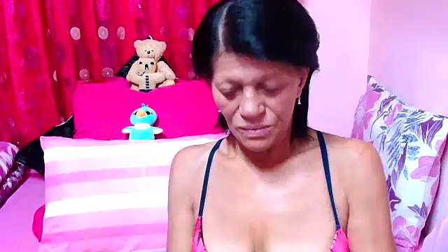 Snapshot of SLUTTYROXY chatting on November 4, 5:34 pm SLUTTYROXY online show from November 4, 5:34 pm