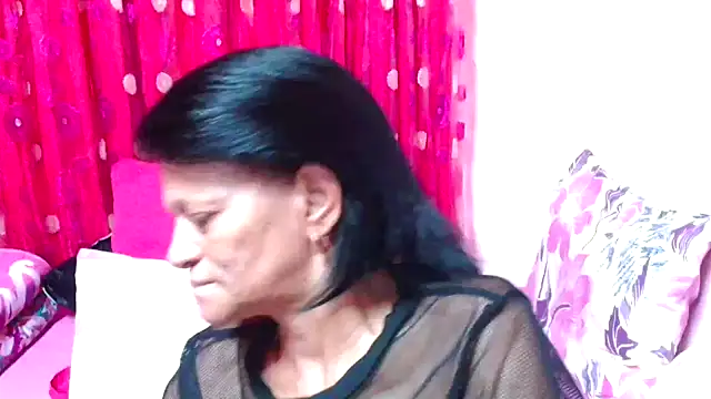 Snapshot of SLUTTYROXY chatting on November 8, 2:45 am SLUTTYROXY online show from November 8, 2:45 am