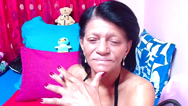 Snapshot of SLUTTYROXY chatting on November 11, 5:46 pm SLUTTYROXY online show from November 11, 5:46 pm