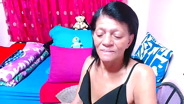 Snapshot of SLUTTYROXY chatting on November 15, 5:20 pm SLUTTYROXY online show from November 15, 5:20 pm