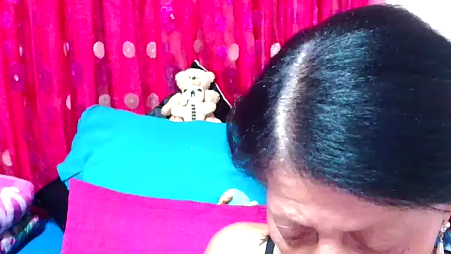 Snapshot of SLUTTYROXY chatting on November 16, 5:24 am SLUTTYROXY online show from November 16, 5:24 am