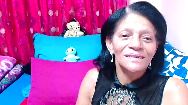 Snapshot of SLUTTYROXY chatting on November 23, 8:19 pm SLUTTYROXY online show from November 23, 8:19 pm