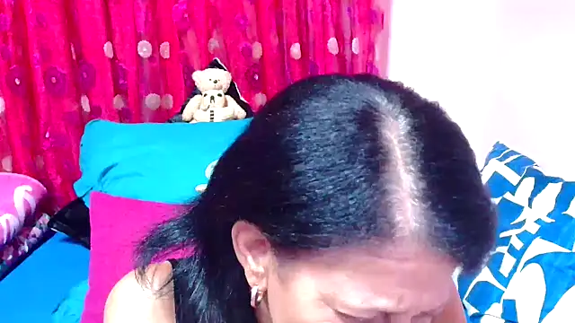 Snapshot of SLUTTYROXY chatting on November 24, 8:25 am SLUTTYROXY online show from November 24, 8:25 am