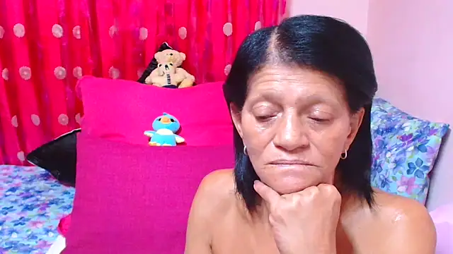 SLUTTYROXY online show from March 19, 7:23 am