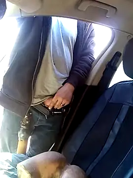 Snapshot of UncutHammer69 chatting on December 29, 8:48 pm UncutHammer69 online show from December 29, 8:48 pm