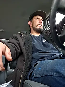 Snapshot of UncutHammer69 chatting on January 7, 11:24 pm UncutHammer69 online show from January 7, 11:24 pm