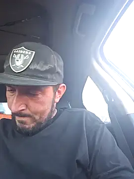 Snapshot of UncutHammer69 chatting on January 13, 3:36 pm UncutHammer69 online show from January 13, 3:36 pm