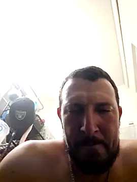 Snapshot of UncutHammer69 chatting on January 24, 3:22 am UncutHammer69 online show from January 24, 3:22 am