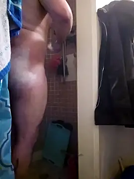 Snapshot of UncutHammer69 chatting on January 26, 2:14 am UncutHammer69 online show from January 26, 2:14 am