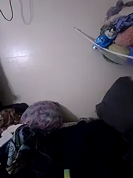 Snapshot of UncutHammer69 chatting on January 27, 2:35 pm UncutHammer69 online show from January 27, 2:35 pm