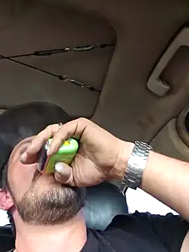 Snapshot of UncutHammer69 chatting on February 5, 4:47 pm UncutHammer69 online show from February 5, 4:47 pm