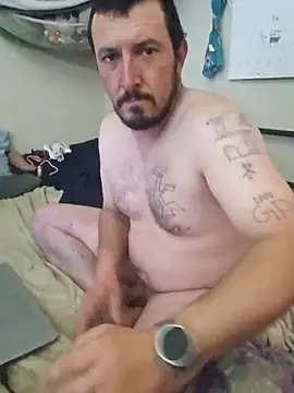 Snapshot of UncutHammer69 chatting on February 13, 8:34 pm UncutHammer69 online show from February 13, 8:34 pm