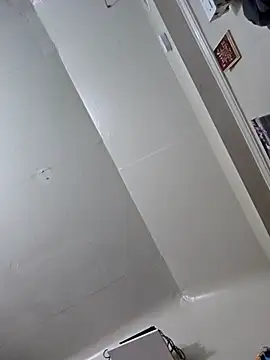 Snapshot of UncutHammer69 chatting on February 23, 9:26 pm UncutHammer69 online show from February 23, 9:26 pm