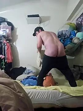 Snapshot of UncutHammer69 chatting on March 3, 6:15 am UncutHammer69 online show from March 3, 6:15 am