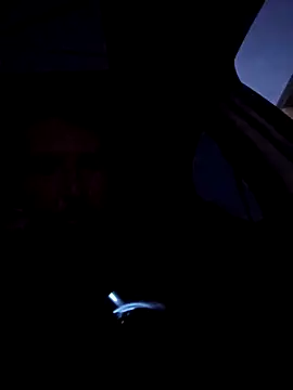 Snapshot of UncutHammer69 chatting on March 10, 2:05 pm UncutHammer69 online show from March 10, 2:05 pm