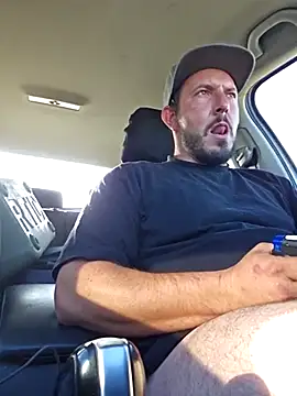 Snapshot of UncutHammer69 chatting on September 8, 3:22 pm UncutHammer69 online show from September 8, 3:22 pm