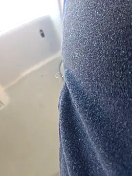 Snapshot of UncutHammer69 chatting on September 13, 3:34 pm UncutHammer69 online show from September 13, 3:34 pm