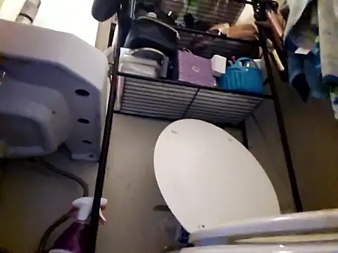 Snapshot of UncutHammer69 chatting on October 18, 6:48 am UncutHammer69 online show from October 18, 6:48 am