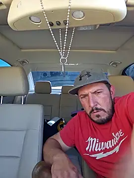 Snapshot of UncutHammer69 chatting on November 2, 8:44 pm UncutHammer69 online show from November 2, 8:44 pm