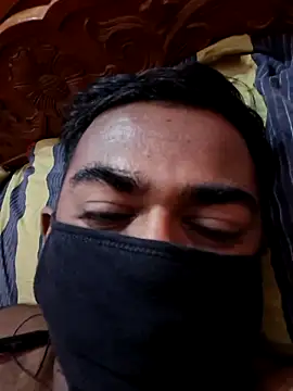 Snapshot of BlackHairy_man chatting on May 26, 4:36 pm BlackHairy man online show from May 26, 4:36 pm