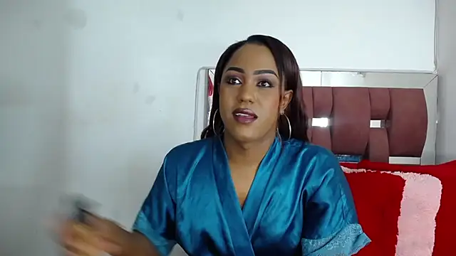 LoraineBigCockTs online show from September 16, 12:17 pm