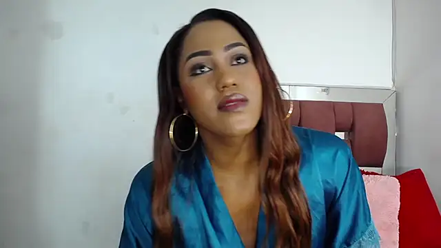 LoraineBigCockTs online show from September 19, 1:34 pm