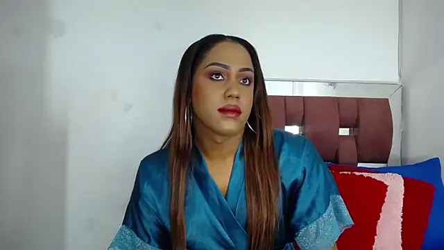 LoraineBigCockTs online show from October 17, 1:35 pm