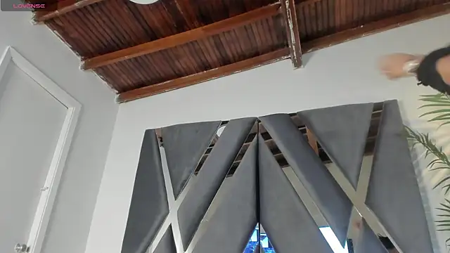 Snapshot of moonsweet1 chatting on January 20, 6:32 pm moonsweet1 online show from January 20, 6:32 pm