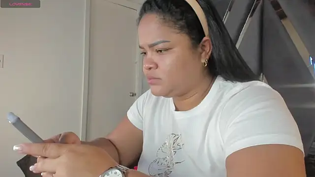 Snapshot of moonsweet1 chatting on February 28, 7:03 pm moonsweet1 online show from February 28, 7:03 pm