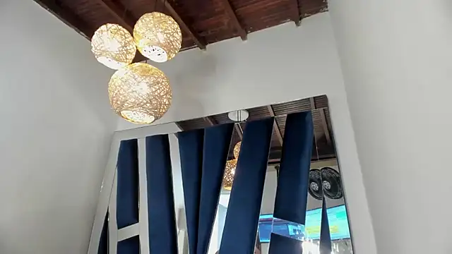 Snapshot of moonsweet1 chatting on March 13, 6:56 pm moonsweet1 online show from March 13, 6:56 pm