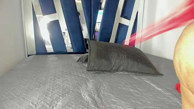 Snapshot of moonsweet1 chatting on March 18, 6:26 pm moonsweet1 online show from March 18, 6:26 pm