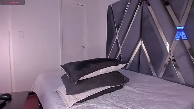 Snapshot of moonsweet1 chatting on September 18, 5:48 pm moonsweet1 online show from September 18, 5:48 pm