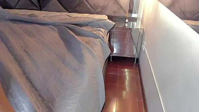 Snapshot of moonsweet1 chatting on October 29, 11:12 am moonsweet1 online show from October 29, 11:12 am