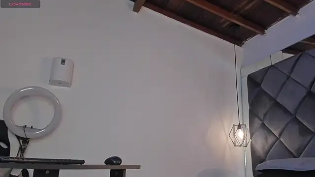 Snapshot of moonsweet1 chatting on October 31, 11:22 am moonsweet1 online show from October 31, 11:22 am