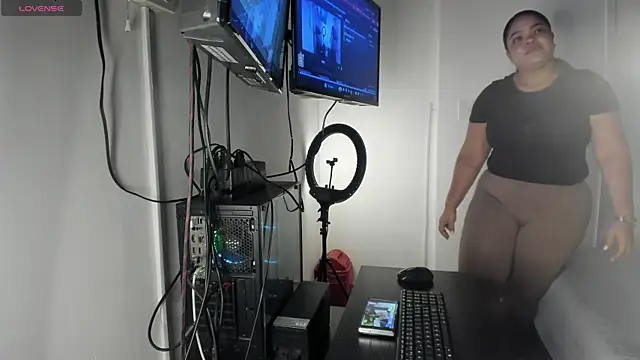 moonsweet1 online show from May 14, 6:26 pm