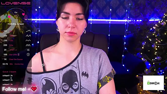 Snapshot of EmilyCandyy chatting on December 12, 10:45 am EmilyCandyy online show from December 12, 10:45 am
