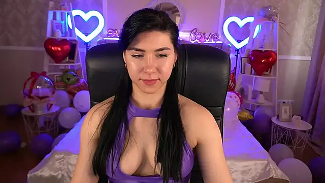 Snapshot of EmilyCandyy chatting on February 17, 9:46 am EmilyCandyy online show from February 17, 9:46 am