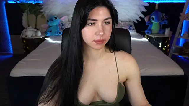 Snapshot of EmilyCandyy chatting on October 20, 5:41 am EmilyCandyy online show from October 20, 5:41 am